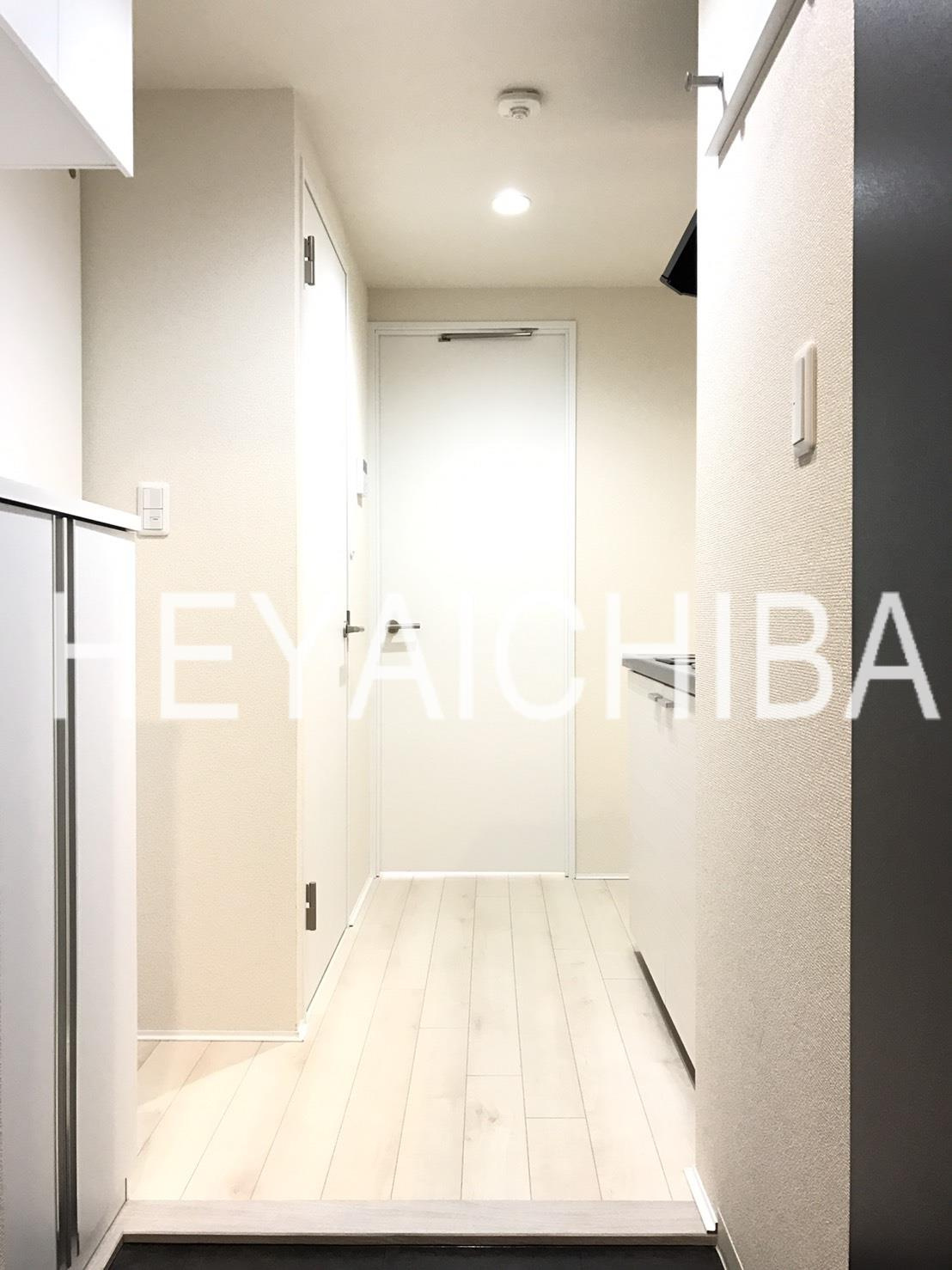 b'CASA寿の玄関