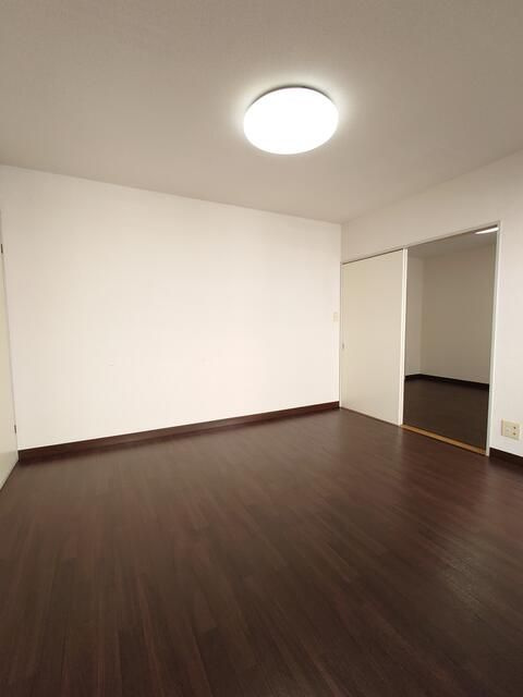 レインボー竹田の洋室
