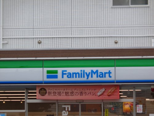 LUCIS高宮の周辺|【コンビニエンスストア】ファミリーマート 福岡高宮通り店まで190ｍ