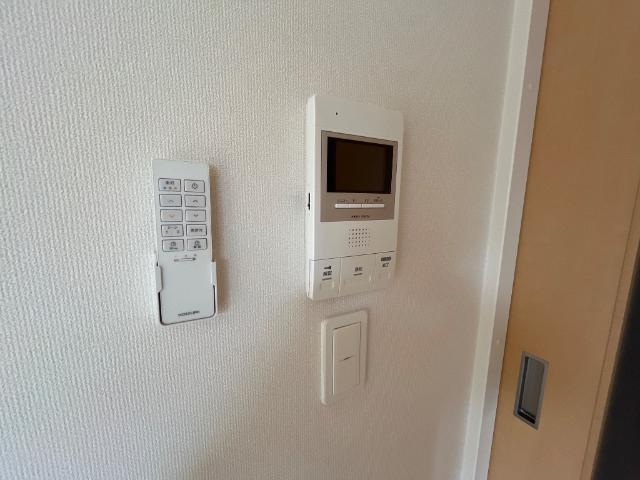 pinoの内装|カメラ付インターホン