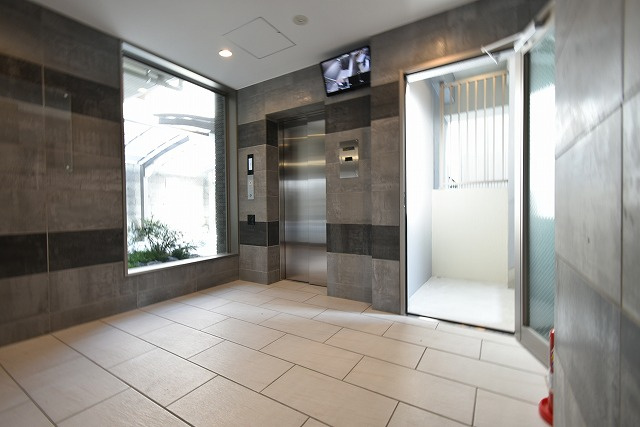THE MODERN 表町のロビー