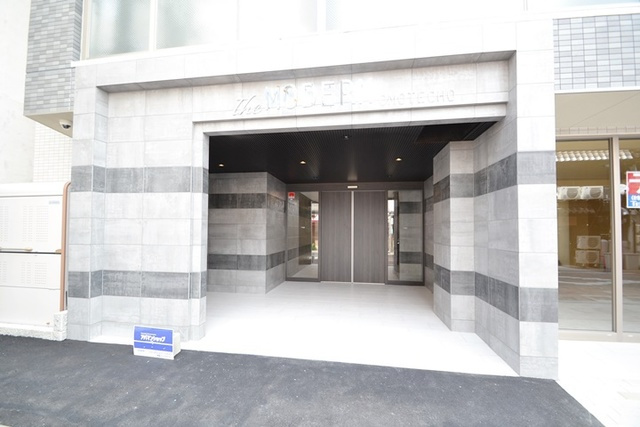 THE MODERN 表町のエントランス