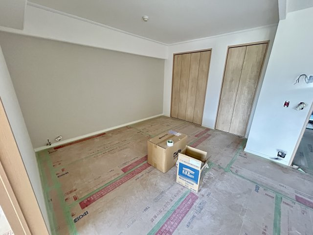 ☆選べる家具プレゼント☆ロイヤル道後マンションの洋室