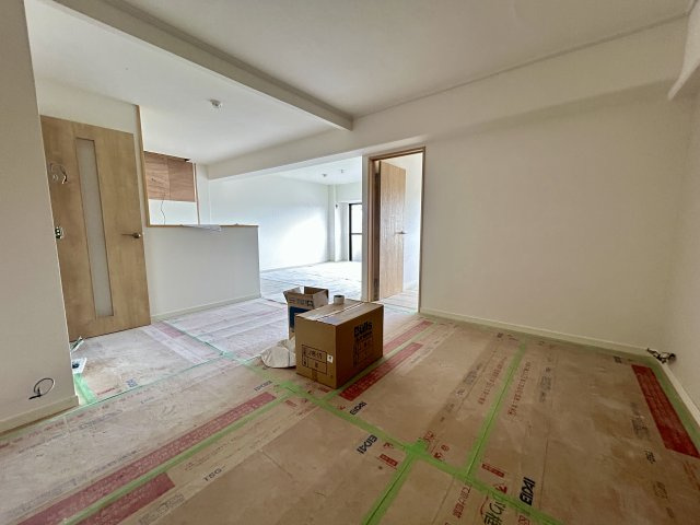 ☆選べる家具プレゼント☆ロイヤル道後マンションの居間・リビング