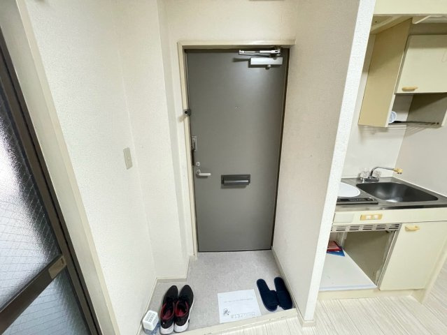ハイツ菱屋の玄関