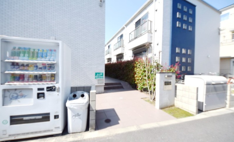 シルクコートＢのエントランス