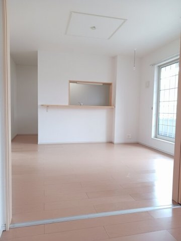 ヒルズの居間・リビング|ゆったり過ごせる居間です