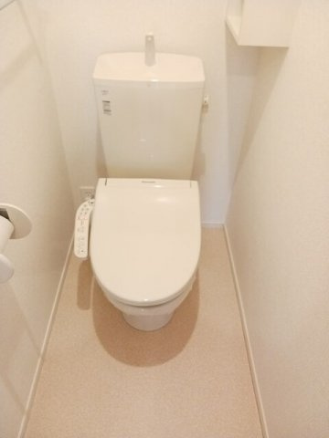 ベル　クレールのトイレ|落ち着いた色調のトイレです
