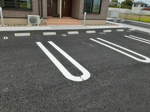 クラルテⅡの駐車場|カースペースがあります
