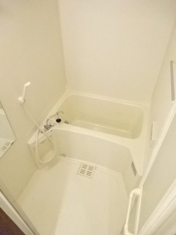 フォンテーヌ・パレスＢの浴室|お風呂で日々の疲れを落としましょう