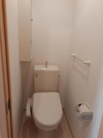 シャルムメゾンのトイレ|落ち着いたトイレです