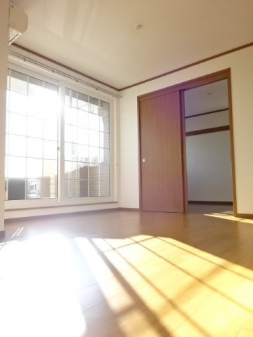 グレイスⅢの居間・リビング|使いやすい居間です