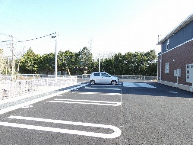 フォーシーズンⅤの駐車場|駐車場があるので、車を買う予定の方も安心です