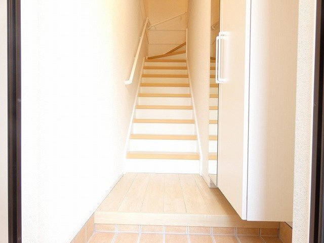 フォーシーズンⅤの玄関|ゆったりとした玄関です