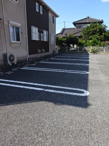 ベル・ソレイユⅢの駐車場|駐車場完備です