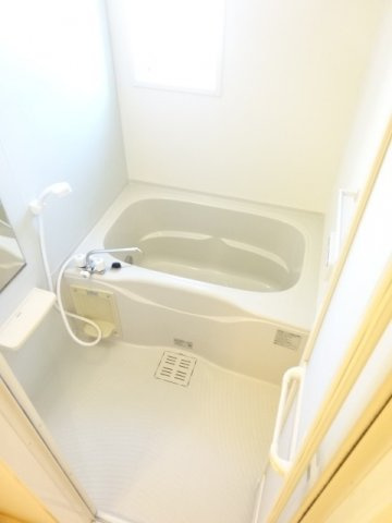 ベル・ソレイユⅢの浴室|コンパクトで使いやすいお風呂です