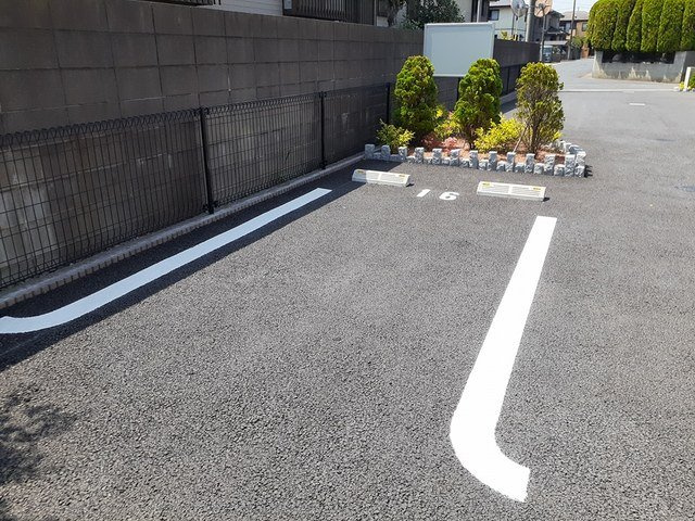 アベニールⅡの駐車場|駐車スペースもあります