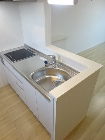 ローマアリエス．Ｃのキッチン|コンパクトなキッチンで掃除もラクラク