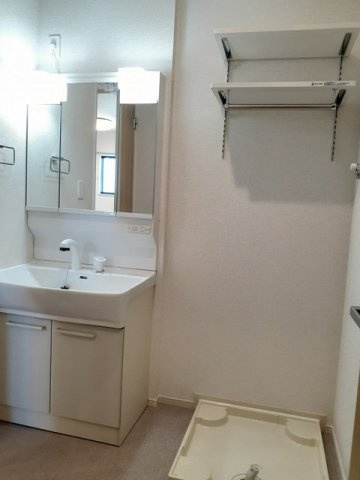 チェリーブロッサムの洗面所|明るい洗面所です