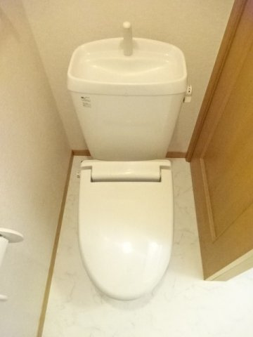 アイオーラⅢのトイレ|コンパクトで使いやすいトイレです