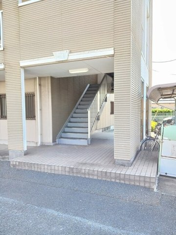マウントリヴァ２００１のエントランス|落ち着いたエントランスです