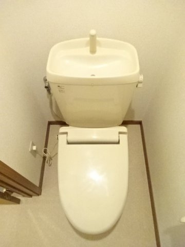 Ｋ・レジデンスⅠのトイレ|ゆったりとした空間のトイレです