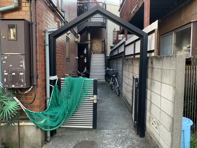 坂の上ハイツのエントランス