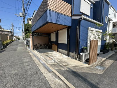 【駐車場】 | 東塚口町１丁目店舗付貸家 | 駐車場があるので、車を買う予定の方も安心です