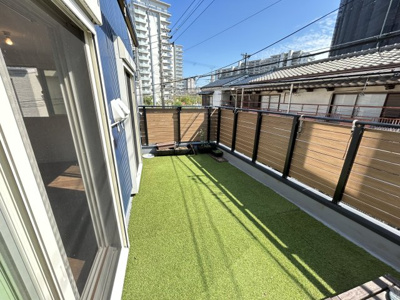 【バルコニー】 | 東塚口町１丁目店舗付貸家 | 陽当たり良好なバルコニーです