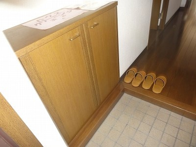 セレーノ天神館の玄関
