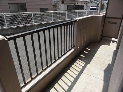セレーノ天神館のバルコニー