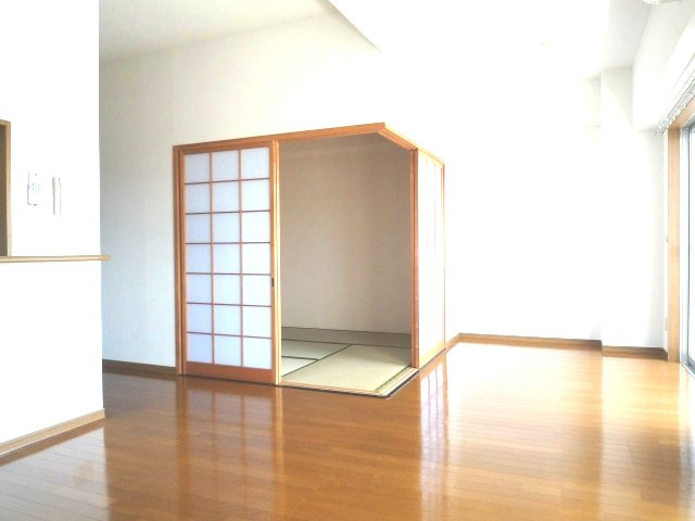 グリーンビレッジ北方の居間・リビング