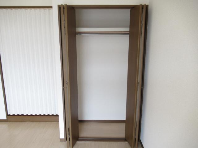 グランチェスタⅡの収納|洋室クローゼット