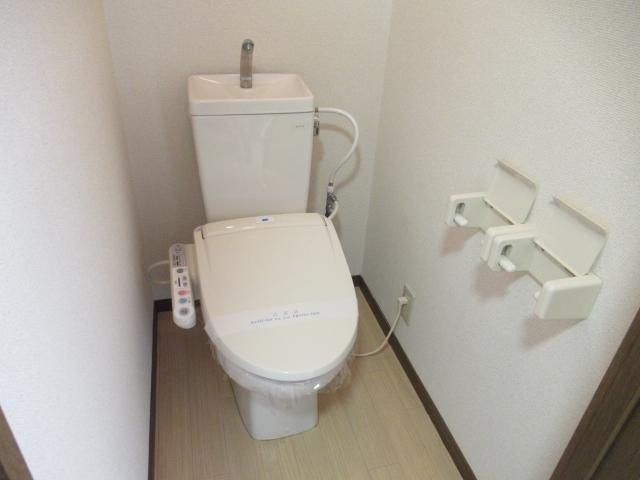 グランチェスタⅡのトイレ|シャワー付トイレ