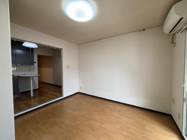 アルファ東古松Ⅱの居間・リビング