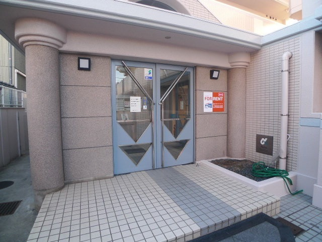 アルファ東古松Ⅱのエントランス