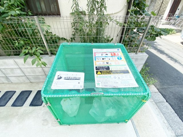ハーモニーテラス尾久のその他共用部分|敷地内ゴミ捨て場です☆
