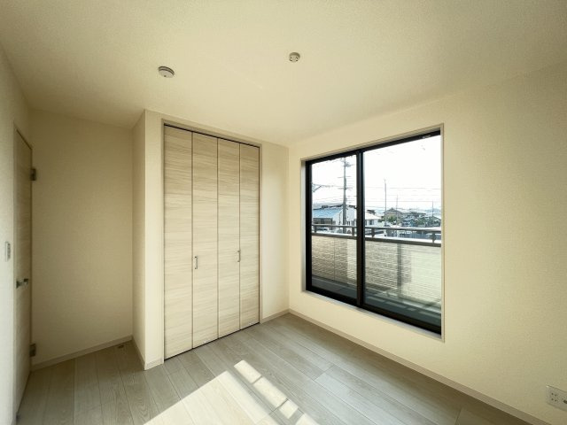 広陵町三吉赤部9期の洋室|ゆったりした洋室です　クローゼット付き