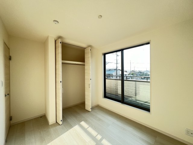 広陵町三吉赤部9期の洋室|ゆったりした洋室です　クローゼット付き