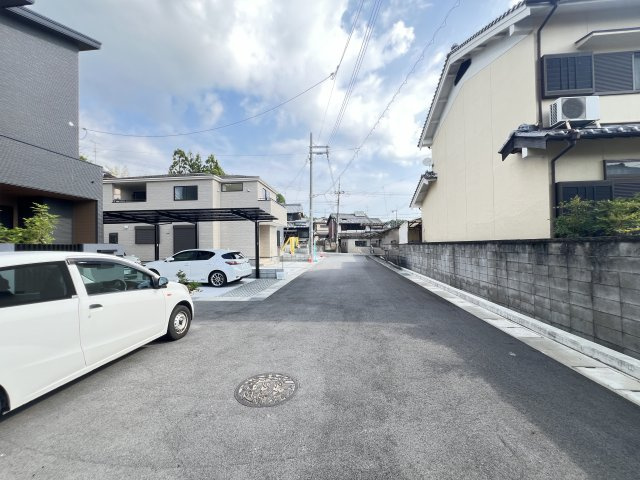 広陵町三吉赤部9期の前面道路含む現地写真