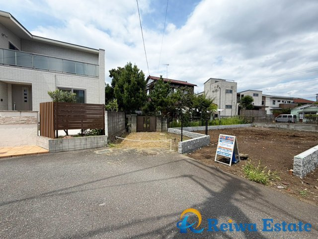 新築戸建　茅ヶ崎市常盤町の前面道路含む現地写真