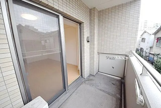 サンパレス駒込壱番館のバルコニー