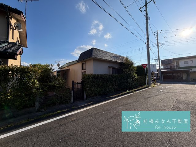 【売地】前橋市川曲町　角地　80坪以上の前面道路含む現地写真|前面道路含む現地写真です