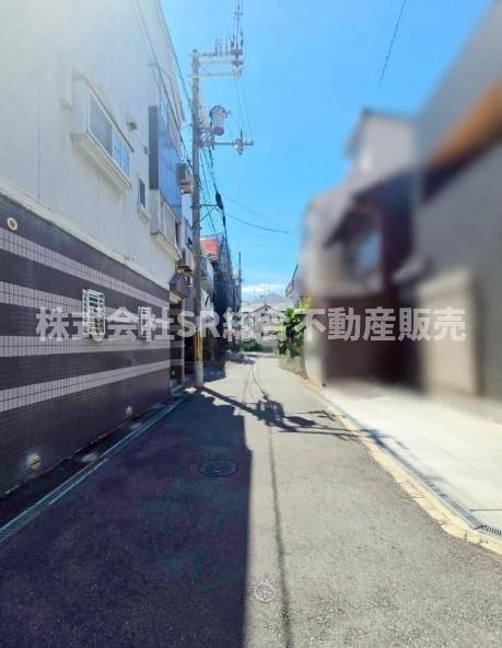 長堂1丁目中古戸建の前面道路含む現地写真|弊社は、工務店と関係強化を徹底し、世界情勢やナフサショックの影響を受けずに材料確保を行い、納期も遅れることがございませんので、心配ご無用です！お気軽にご相談下さい。