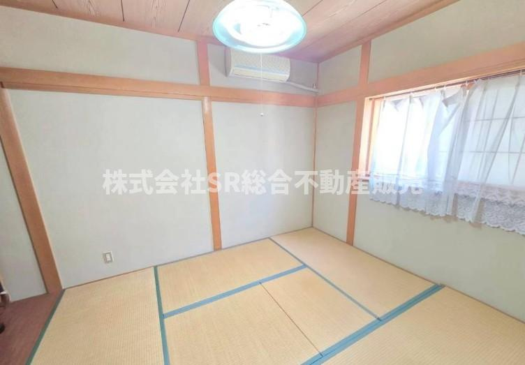 長堂1丁目中古戸建の和室|2F　5.2帖。畳のある落ち着いた空間です！