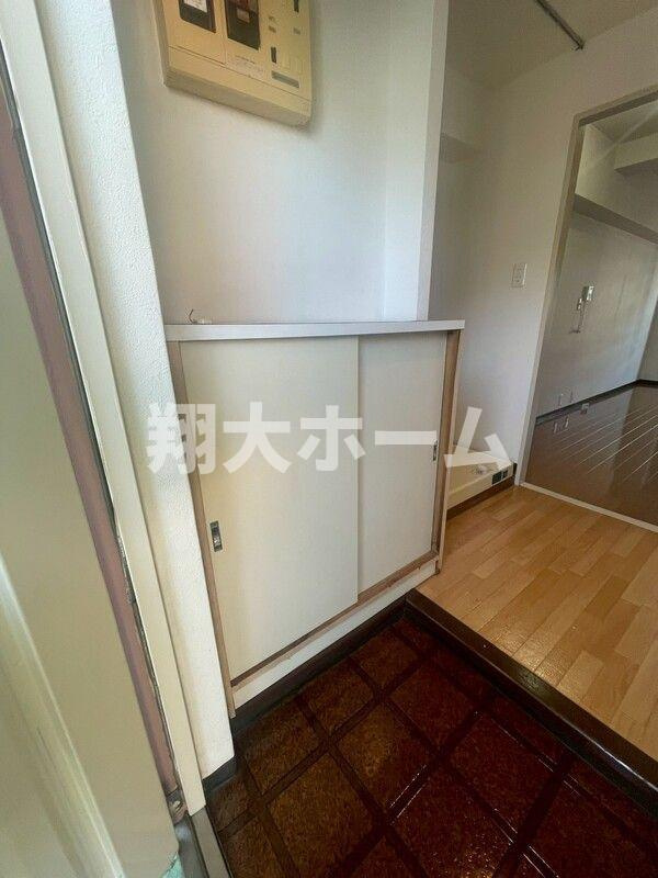本郷ハイホームの玄関