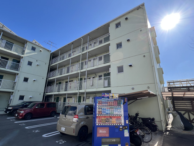 パークプレイス平井Ⅱ号棟の駐車場