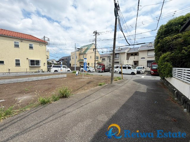新築戸建　茅ヶ崎市常盤町の前面道路含む現地写真