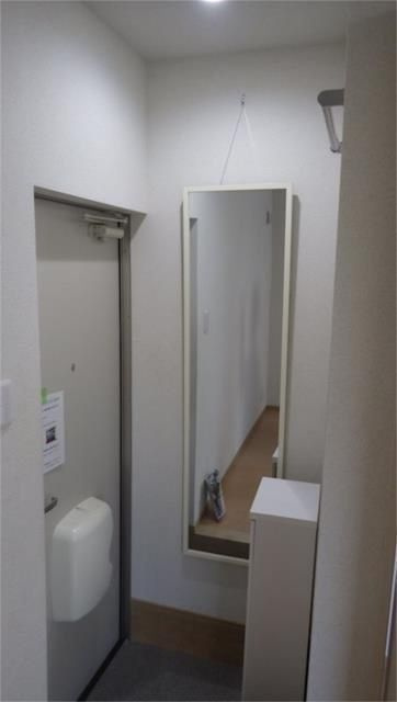 サンコート千歳烏山の玄関