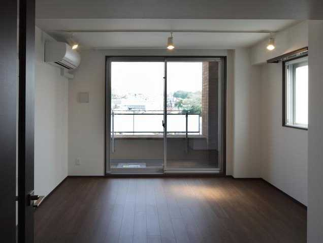シュロスウエスト綱島の居間・リビング|綺麗なフローリングのお部屋です！！